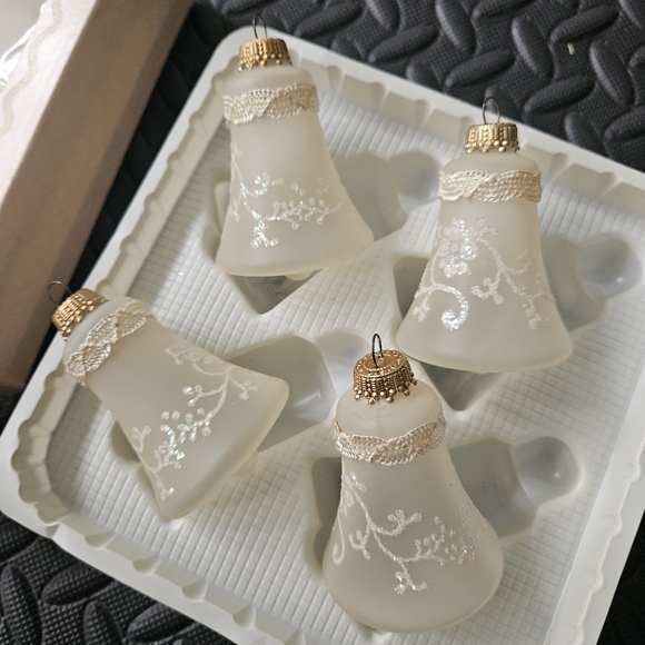 Vintage Christmas By Krebs Nostalgia Bell Glass Ornaments - Picture 6 of 11